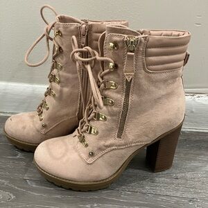 Guess boots